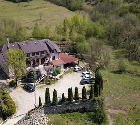 Panzio Anett Bed & Breakfast Pietroasa  Exterior foto