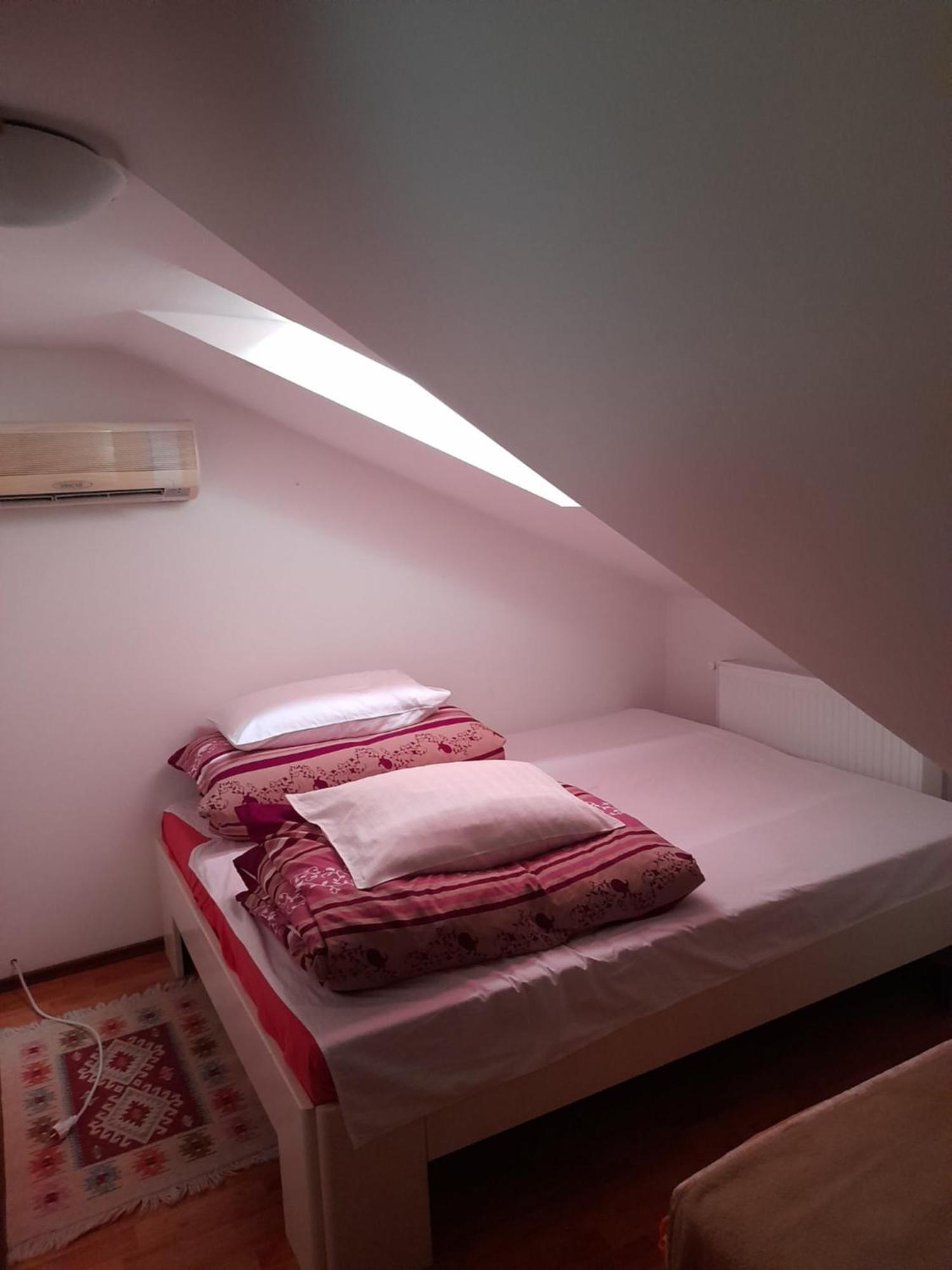 Panzio Anett Bed & Breakfast Pietroasa  Exterior foto
