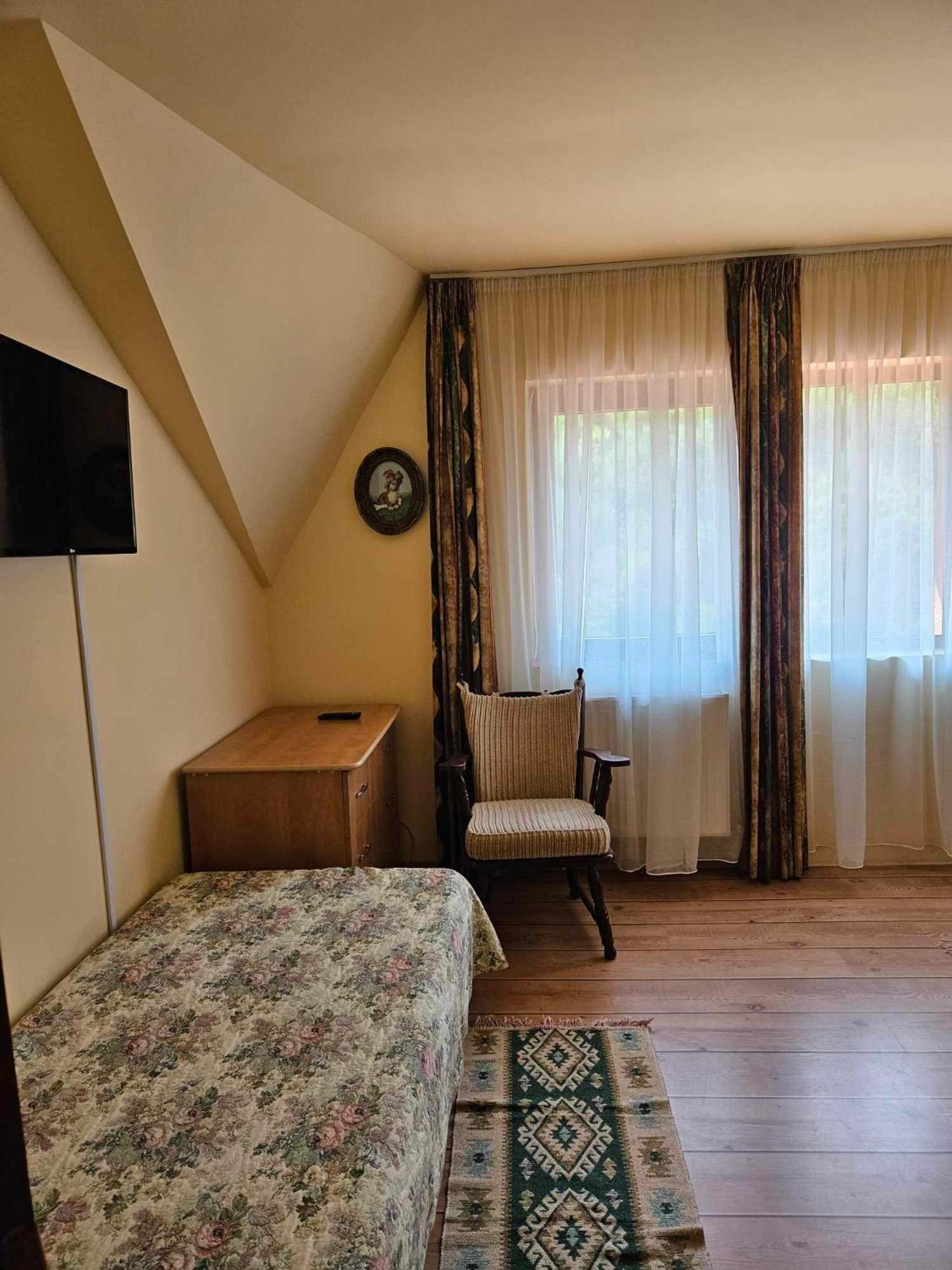 Panzio Anett Bed & Breakfast Pietroasa  Exterior foto